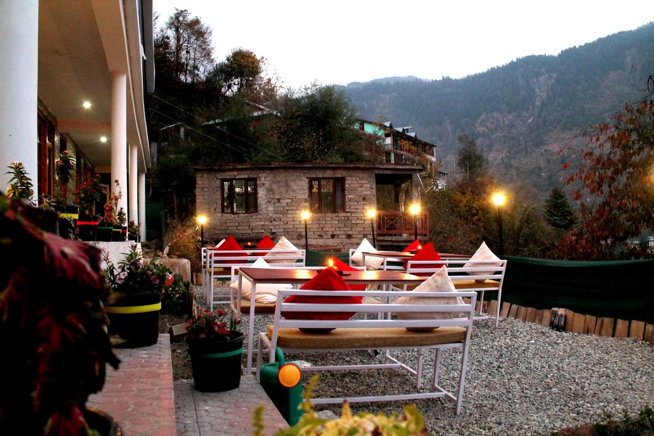 Bros Hostel Manali Buitenkant foto