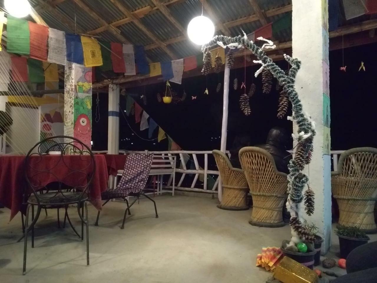 Bros Hostel Manali Buitenkant foto