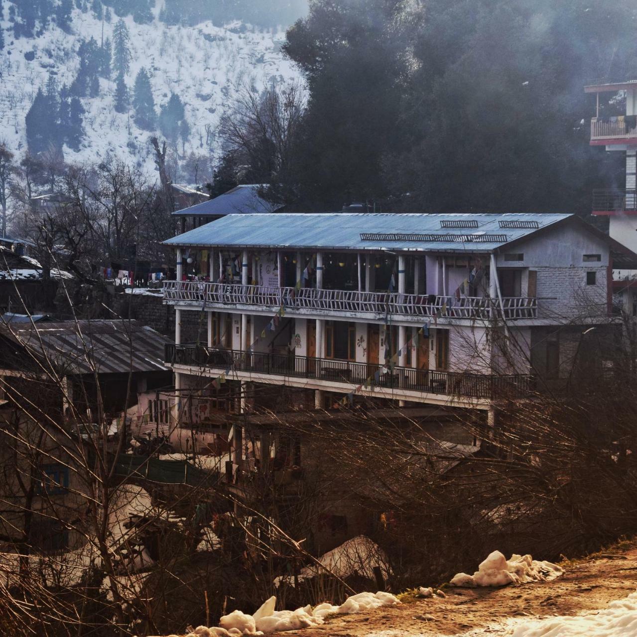 Bros Hostel Manali Buitenkant foto